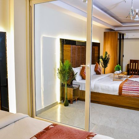 ניו דלהי Hotel Yash Palace מראה חיצוני תמונה
