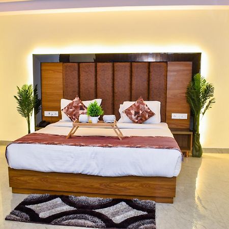ניו דלהי Hotel Yash Palace מראה חיצוני תמונה
