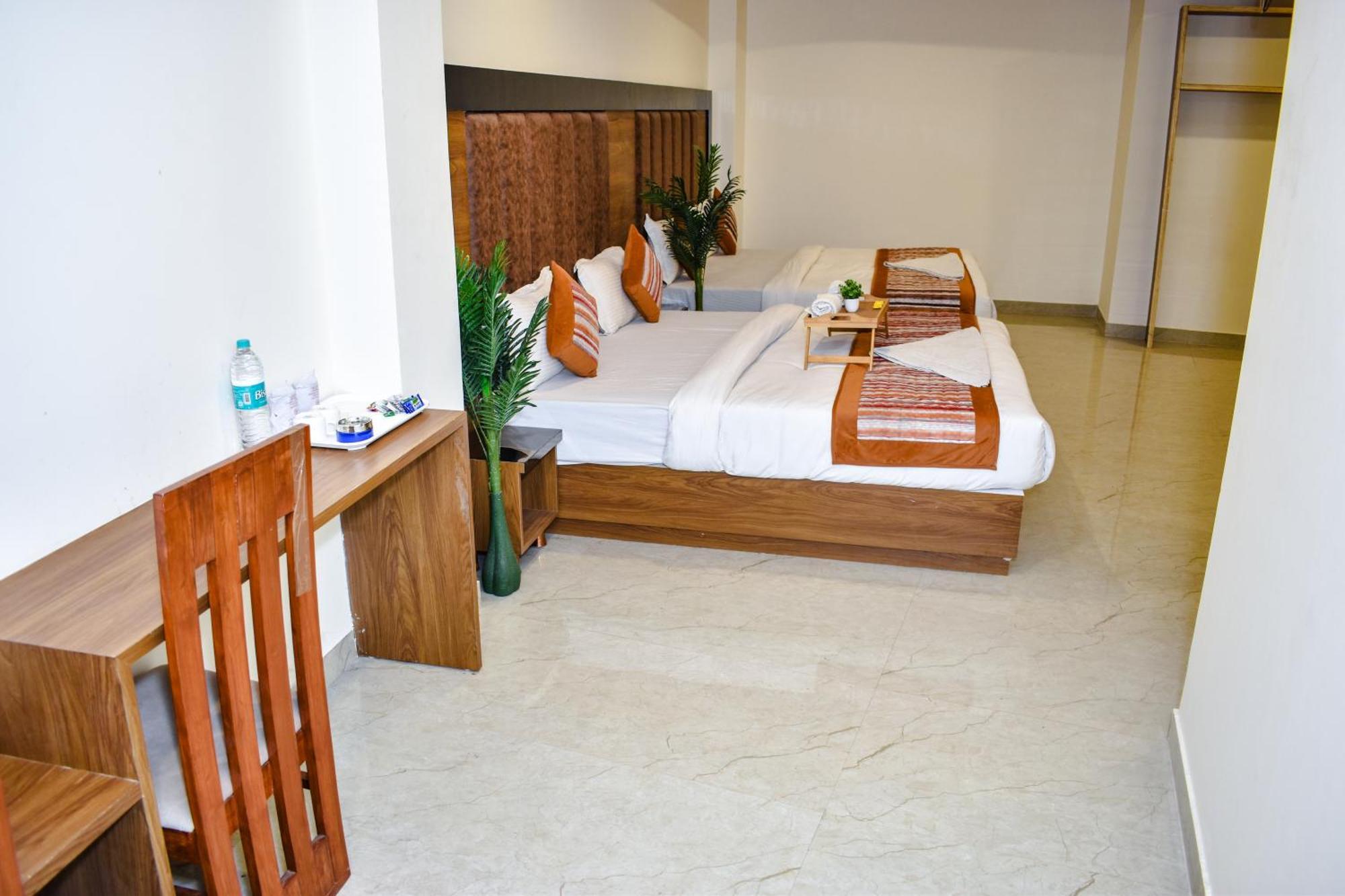 ניו דלהי Hotel Yash Palace מראה חיצוני תמונה