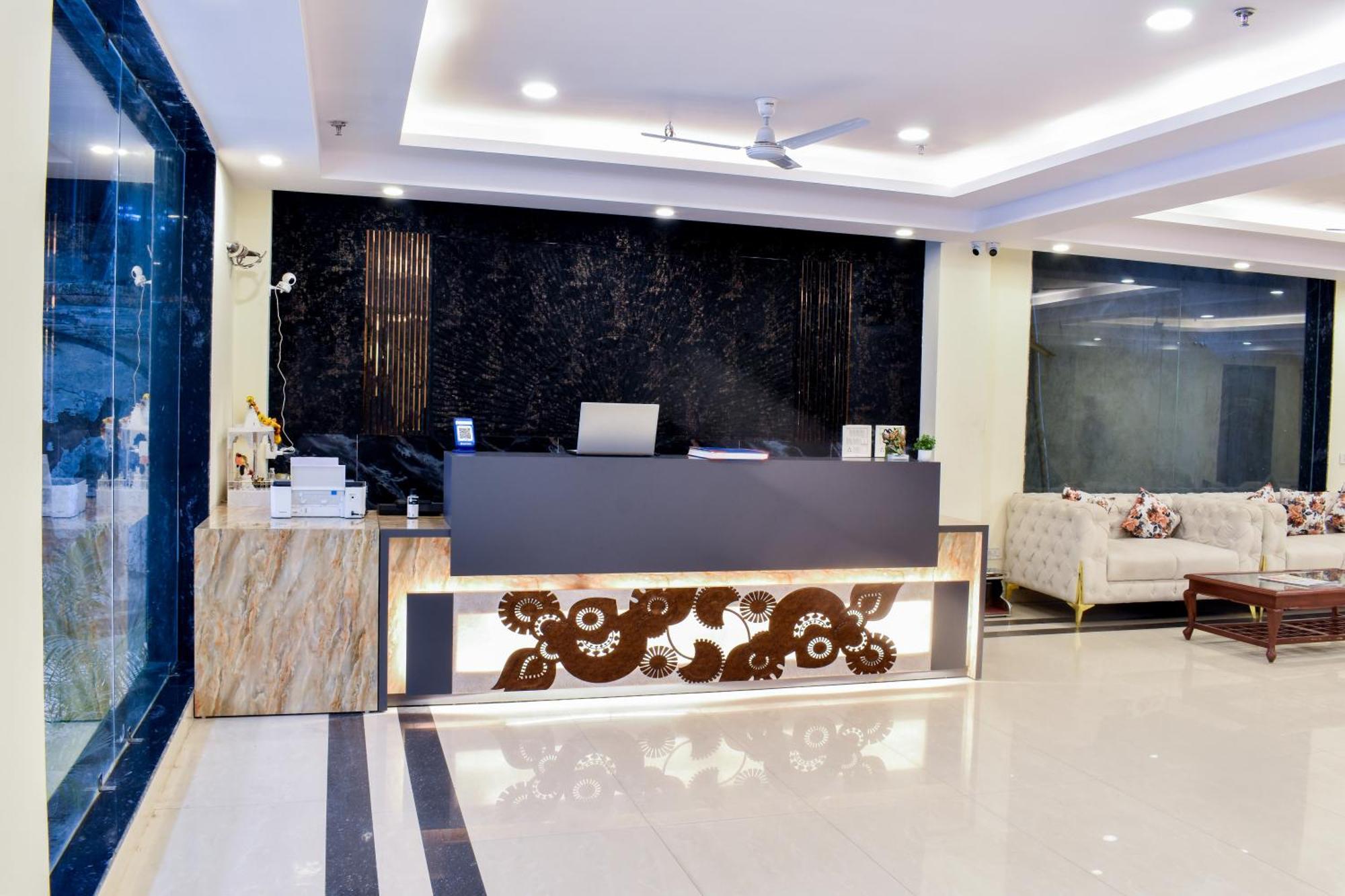 ניו דלהי Hotel Yash Palace מראה חיצוני תמונה